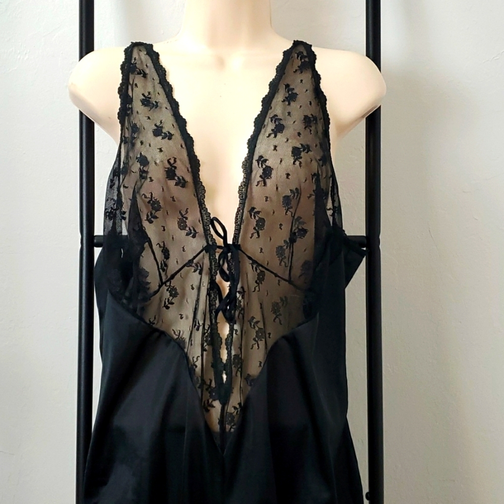 Woolite Vintage Black Lace Bodysuit Size 46 USA